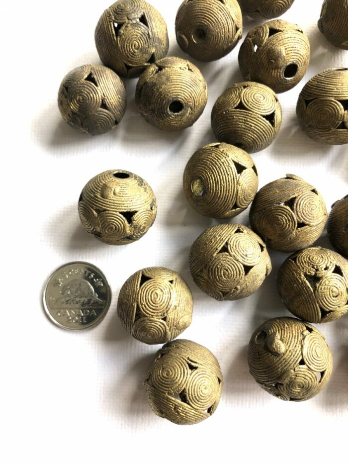 20mm Brass Filligree Beads - Image 4