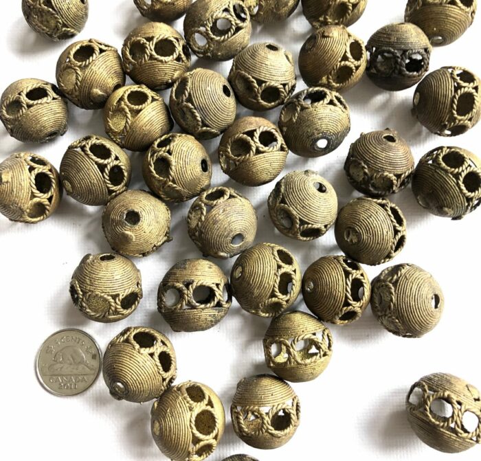 20mm Brass Round Beads - Image 2
