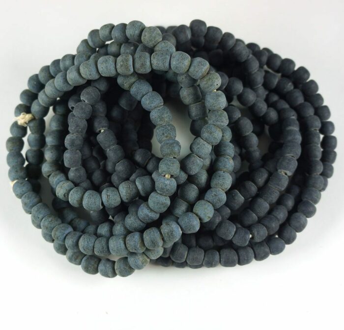 Charcoal Recycled Glass 8mm - Image 4