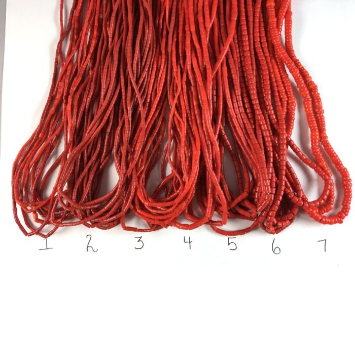 Small Red Glass Beads (a) - Image 3