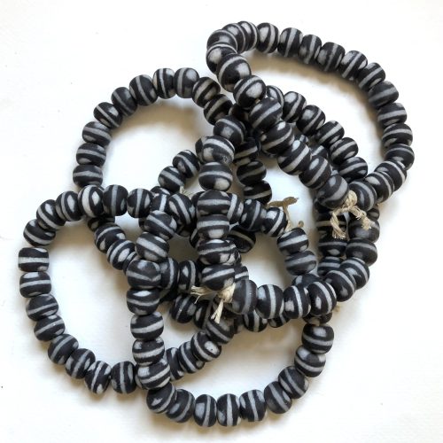 B+W Recycled Glass Beads